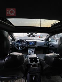 Chrysler 200